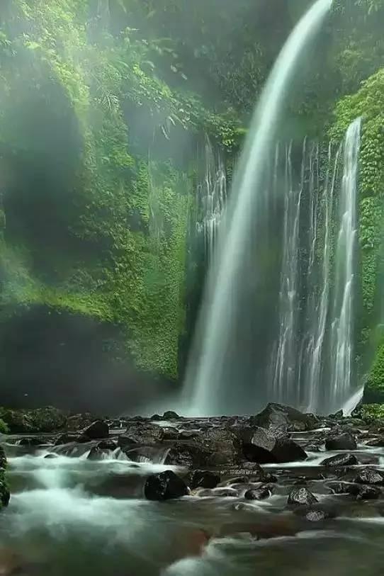 航拍江西南昌动车所“陆地航母”整装待发备战春运